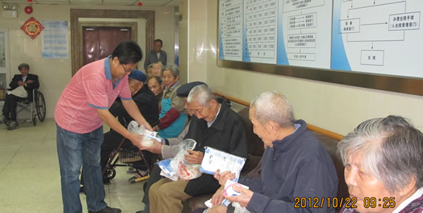 �Ϻ������y�T�S�����F�����޹�˾������ϯ���y�Aͬ־���Aͤ����Ժ�����˂��l�Ź��նYƷ