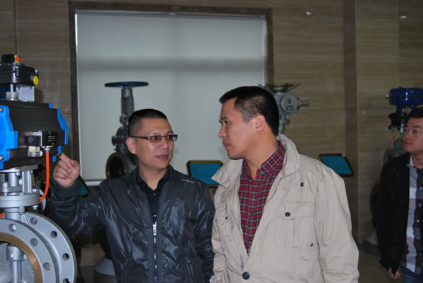 嘉定區(qū)質(zhì)量技術(shù)監(jiān)督局管理科周科長(zhǎng)來我公司指導(dǎo)工作